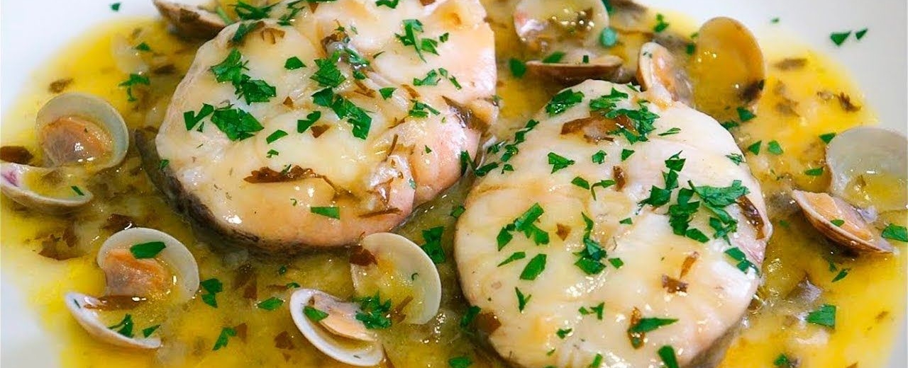 Merluza a la marinera con almejas